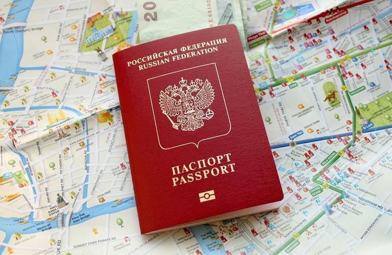  Заграничные паспорта и водительские права подорожают в полтора раза.